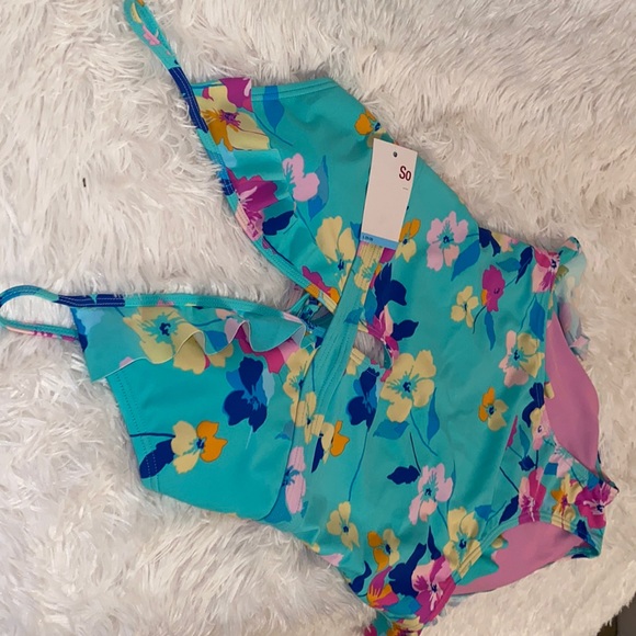 3/25$ NWT One Piece Swimming Suit 👙 - Picture 2 of 3